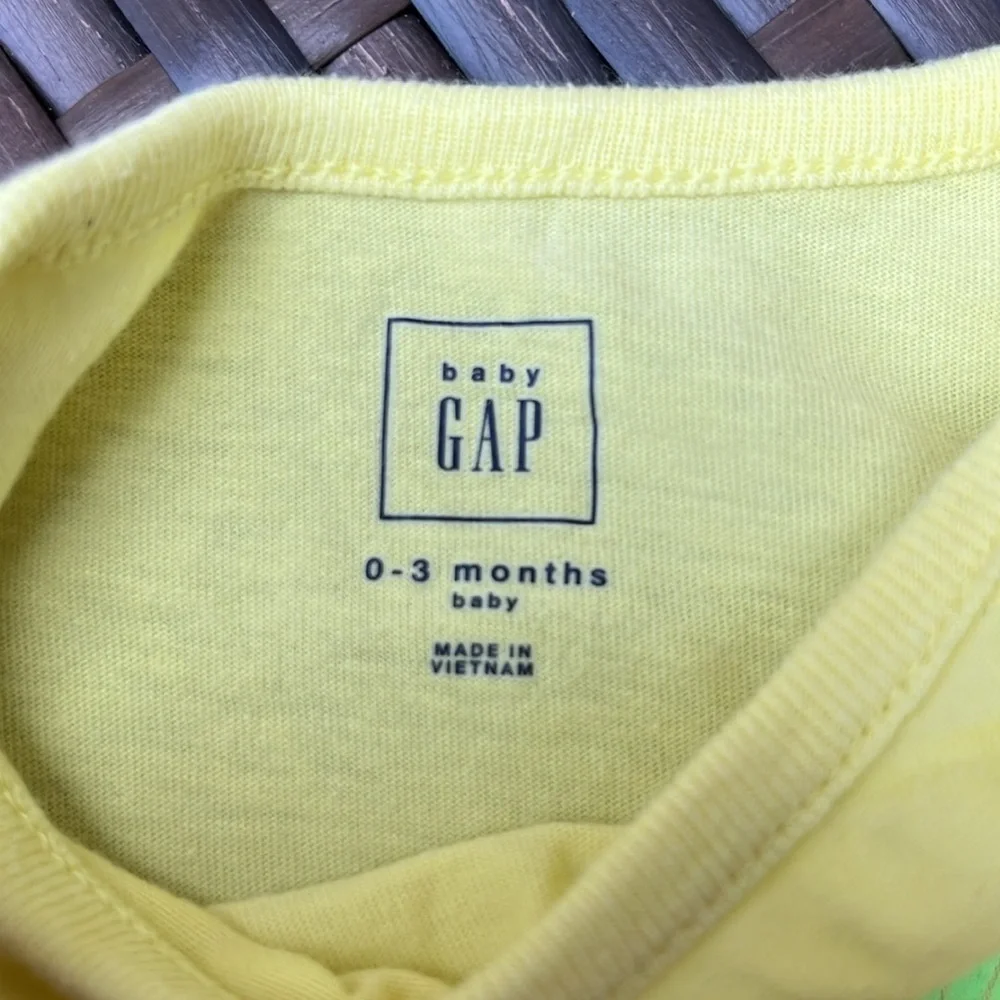 BABY GAP Infant Girls 0-3mo Sleeveless Bodysuit You’re A Peach Ruffles Cotton